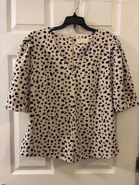 MELLODAY Cream and Black Dalmatian-Print V-Neck Blouse